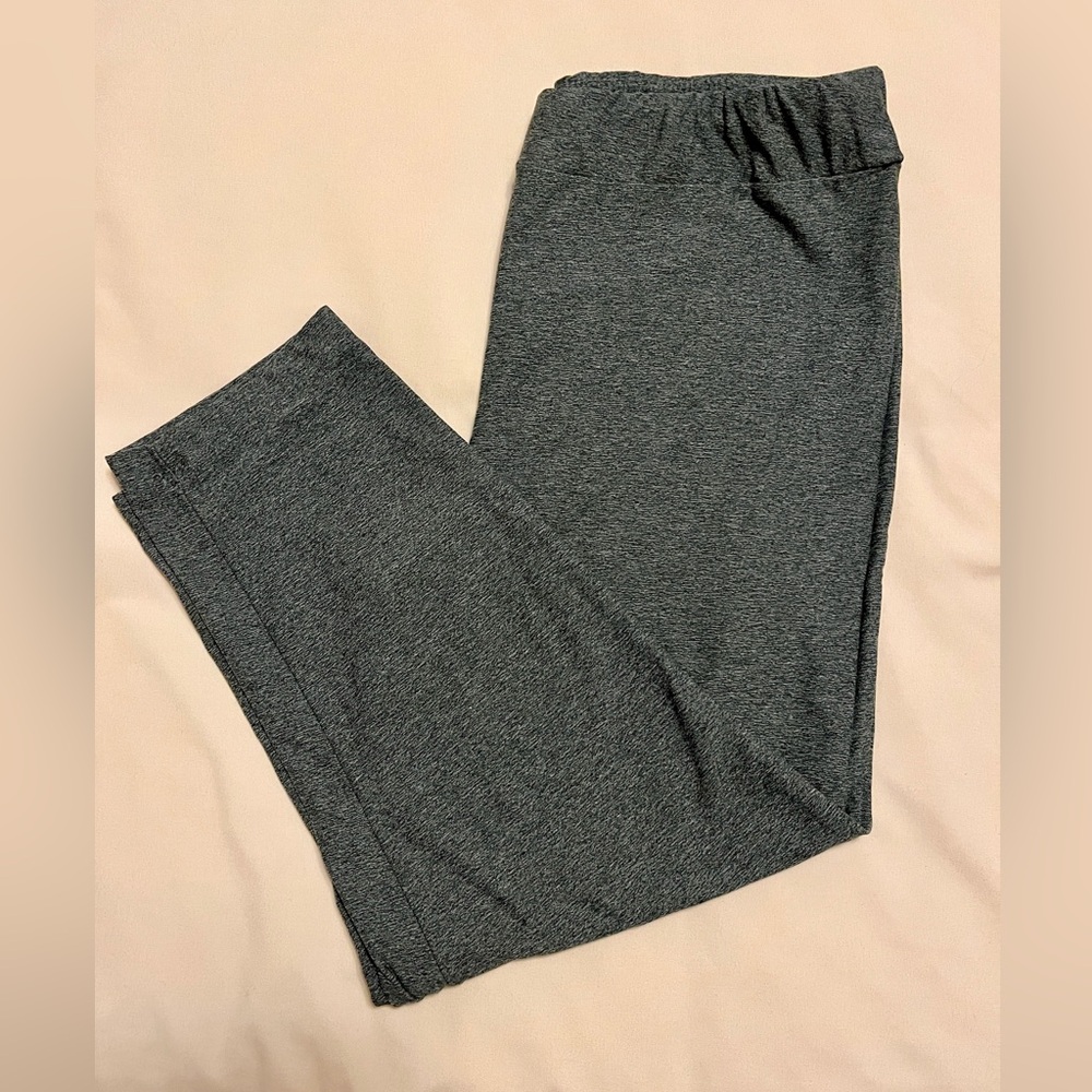 Terra & Sky | Women's Capri Leggings | Grey | Size 14 (0X)